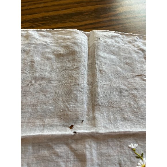 White embroidered handkerchiefs - Picture 7 of 16